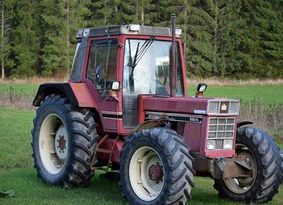 International Harvester  956