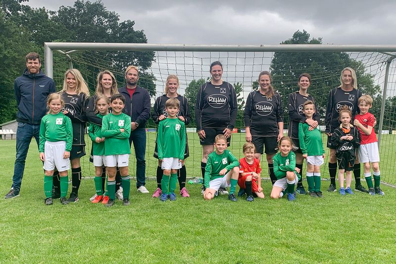 2022.05.25.a game against their mothers....