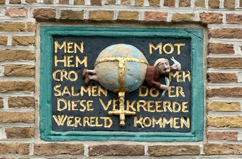 Gevelstenen/Stone Tablets