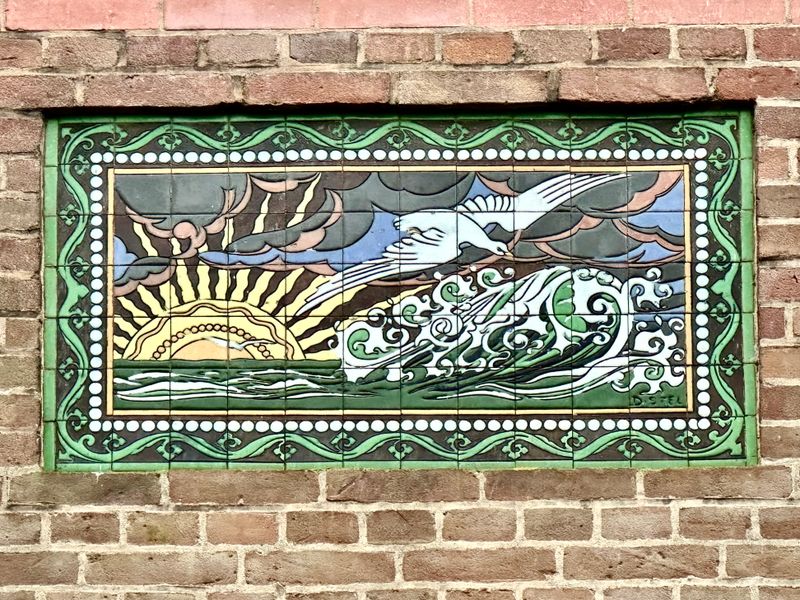 Gevelstenen/Stone Tablets