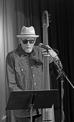 8T5A3533 Mick Woodhouse, bass