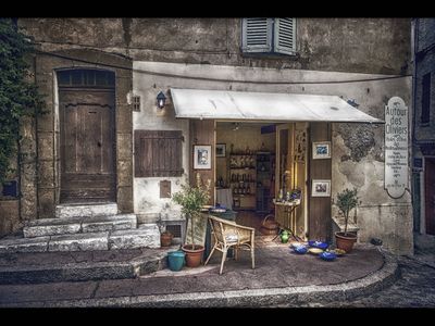 Corner shop - St TRopez