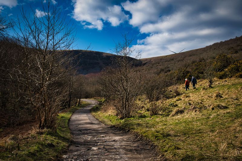 Track to the glacial cwm.