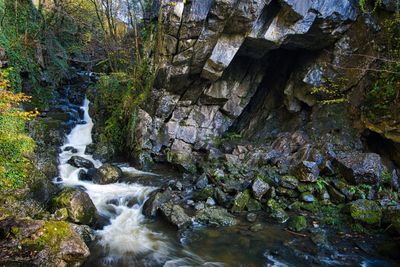 The geology of the Sychryd Gorge, Pontneddfechan.