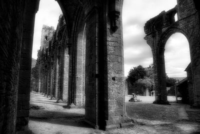 Llanthony Priory
