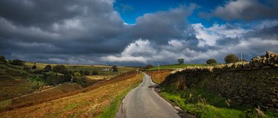 The road from Trelewis to Gelligaer Common.