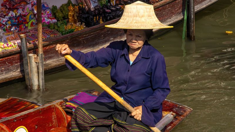 LADY-BOAT-4.jpg