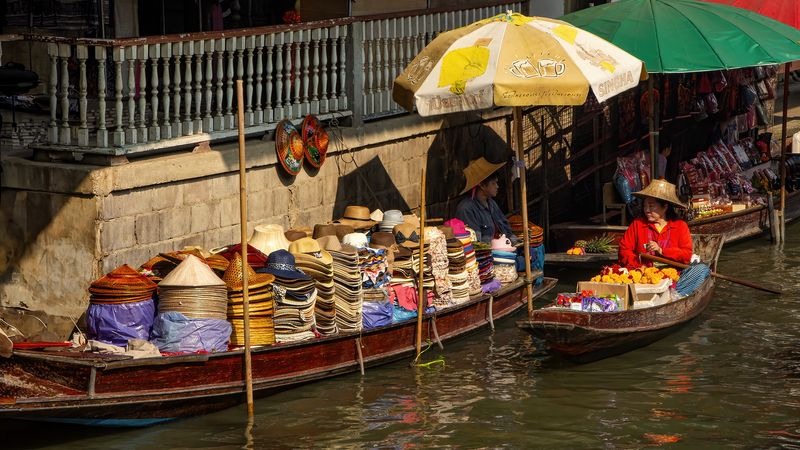 LADY-BOAT-6.jpg