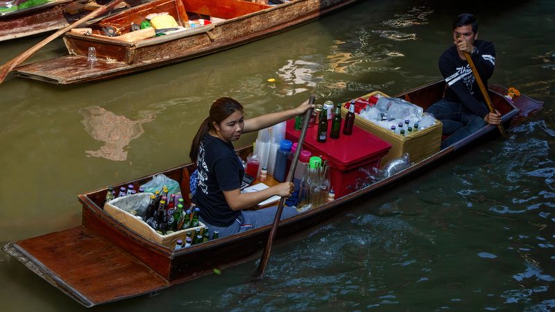 LADY-BOAT-2-GUEBONES.jpg