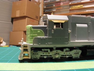 masking_wings_on_espee_locos