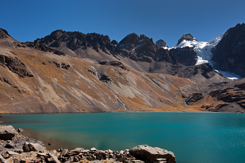 Laguna Chiarkhota and Condoriri Mountains