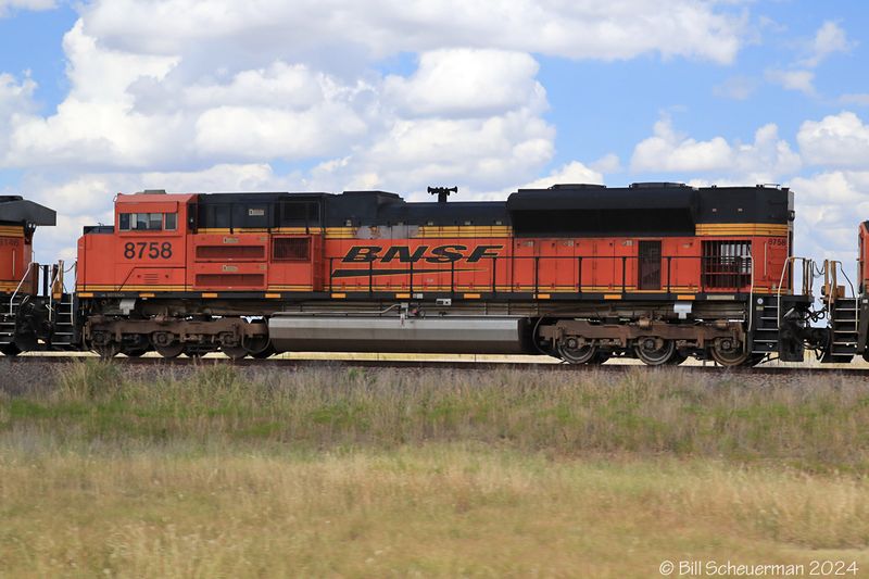 BNSF 8758