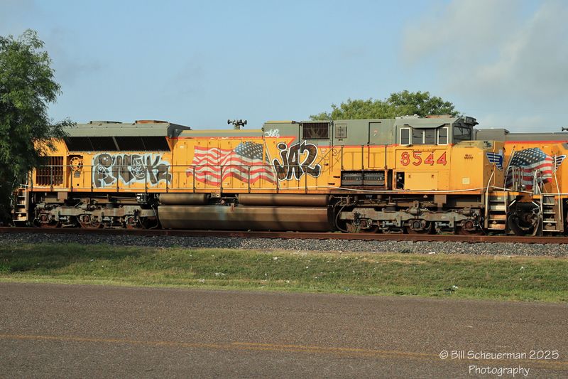 UP 8544