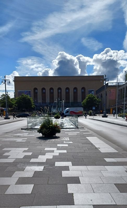 Götaplatsen, a public square at the southern end of Avenyn, is Gothenburg's cultural hub