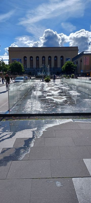 Vattenspel(water play) Fountain in front of the Gothenburg Museum of Art