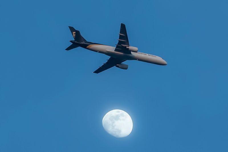 2/1/2023  United Parcel Service (UPS) Boeing 757-24APF #25477  N456UP  and the Moon