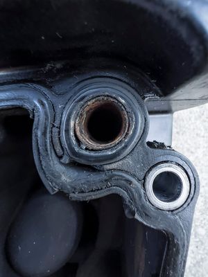 Old Oil Filter Bracket 06F 115 397 H  Broken oil channel