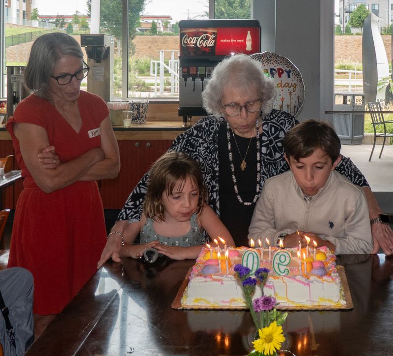 Vidabeths 90th party-44.jpg
