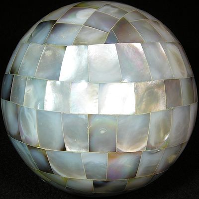 4.15: Mother of Pearl (mosaic on solid sphere) - Mexico