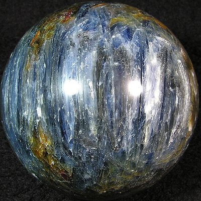 2.13: Kyanite - Madagascar