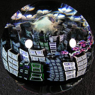 On top of this masterpiece is a Snoddy skull, complete with killer UV eyes and teeth!