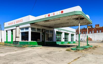 Old Sinclair service station in Anniston Alabama