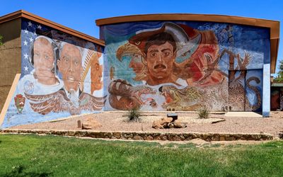 Two murals depicting US and Mexican culture in Chamizal National Memorial