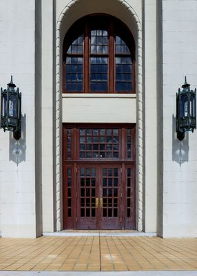 Center entrance door to Little Rock Central High School in Little Rock Central HS NHS