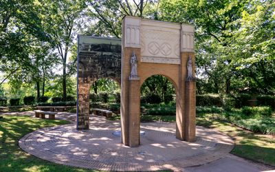 Reflective arches in the Commemorative Garden in Little Rock Central HS NHS