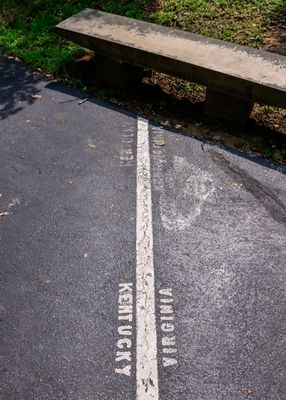 Border line between Kentucky and Virginia near the Pinnacle Overlook in Cumberland Gap NHP