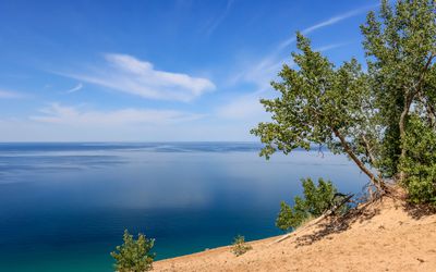 Blue waters of Lake Michigan from the Pierce-Stocking Scenic Drive in Sleeping Bear Dunes NL