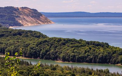 View from the Bar Lake Overlook along the Pierce-Stocking Scenic Drive in Sleeping Bear Dunes NL