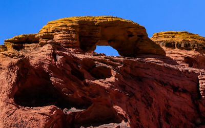 Arch in the Atlatl Rock area in Valley of Fire SP