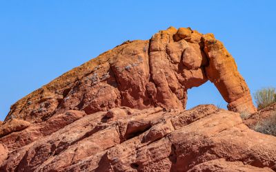 Interesting sandstone arch formation along the Valley of Fire Road in Valley of Fire SP