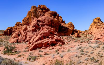 Large sandstone formation along the Valley of Fire Road in Valley of Fire SP