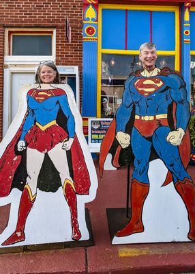 Shell Friends Louise and Steve, from Dallas, in Metropolis, Illinois