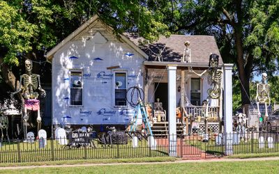 Halloween house (57 days before Halloween) in Springfield, Illinois