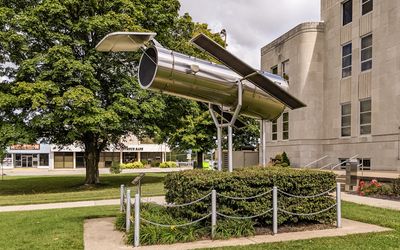 A Hubble Telescope statue, dedicated to local Edwin Hubble, along Route 66 in Marshfield Missouri
