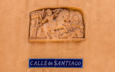 Calle de Santiago street marker in the Mesilla Plaza HD