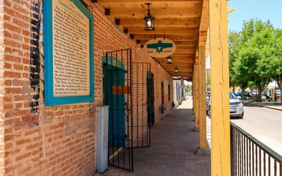Shops in New Mexicos oldest documented brick building in the Mesilla Plaza HD
