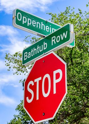 Street sign at the corner of Oppenheimer and Bathtub Row in Manhattan Project NHP