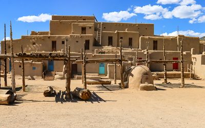 National Monuments and Historical Sites Tracker - One Shot