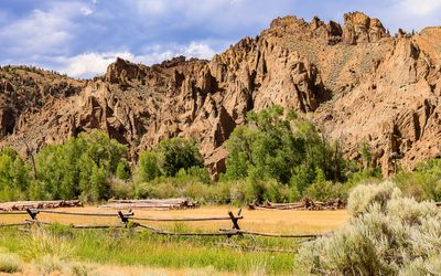 Rugged mountains in Shoshone National Forest