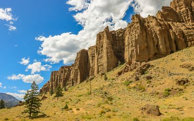 Sheer cliffs in the canyon in Shoshone National Forest