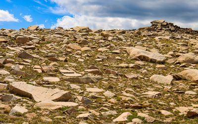 Rocky tundra along the Beartooth Highway