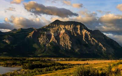 Mountain next to Middle Waterton Lake in the early morning in Waterton Lakes NP