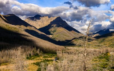 Mountains along the Red Rock Canyon Parkway in Waterton Lakes NP