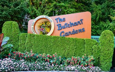 Sign at the entrance to the Butchart Gardens 