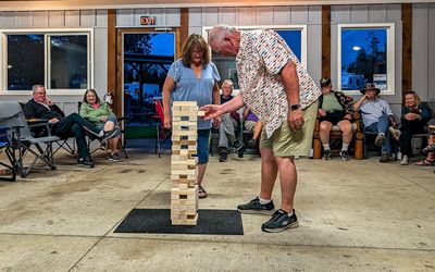 Cindy and Steve in the Jenga competition