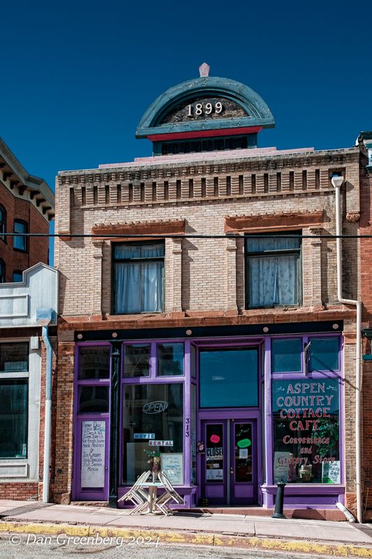 Victor Street Scene #7